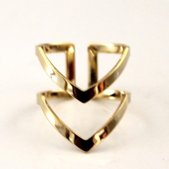 ๐ซ5 for $25 Gold Urban Outfitters Chevron Ring - Picture 2 of 2